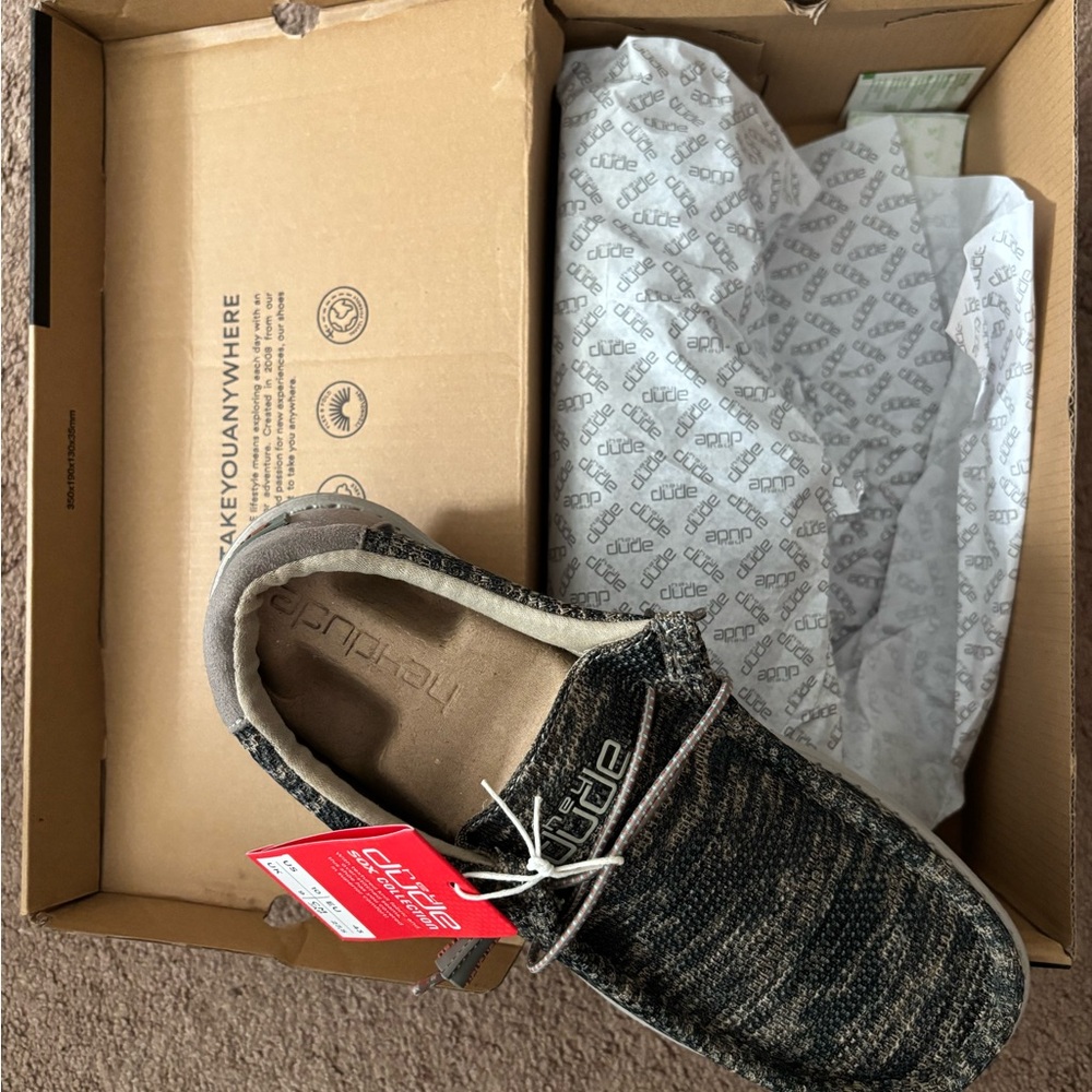 Hey Dude Men's Shoes in Black and Gray